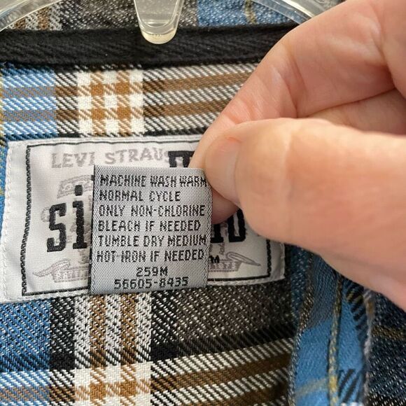 Levi’s Silver Tab Y2K blue plaid button up shirt boys L 16–18 metal buttons ￼ - Picture 6 of 6